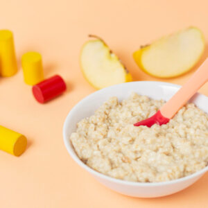 8 மாத குழந்தைக்கு ஓட்ஸ் பாதுகாப்பானதா? முழுமையான வழிகாட்டி | Is Oats Safe for 8 Month Baby? Complete Guide for Parents